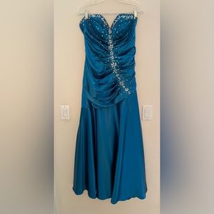 Prom dress , aqua blue , mermaid style , strapless size 11